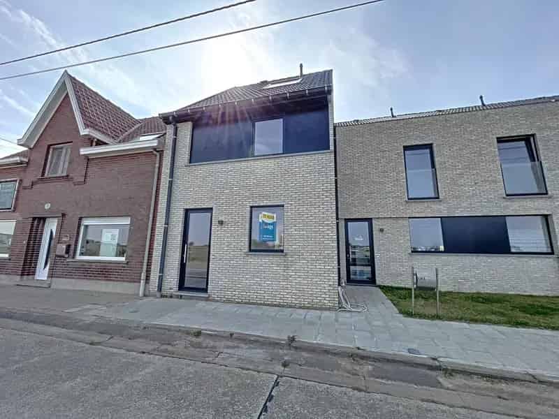 Huis te huur 3 slaapkamers tuin garage 2 parkeerplaatsen