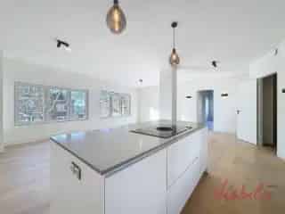 Appartement te Koop Vorst 2 slaapkamers Volledig gerenoveerd