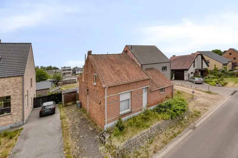 Te renoveren woning 674m² Ginderbuiten