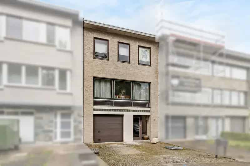 Huis te huur Sint Niklaas: Bel-etage met tuin en garage