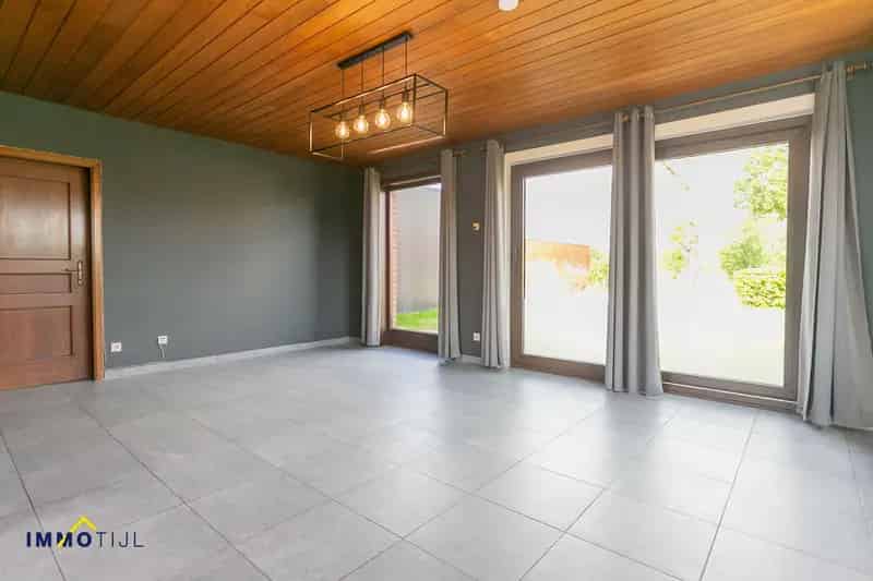 Landelijke woning 5 slaapkamers grote tuin bijgebouw