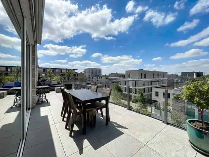 Penthouse te Koop Antwerpen 2 slaapkamers zonnig terras