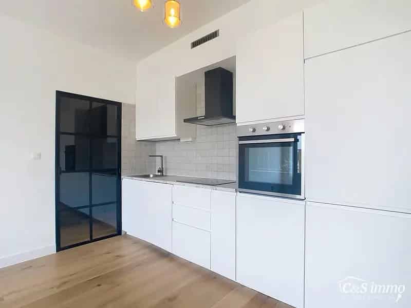Gerenoveerd appartement 2 slaapkamers terras Antwerpen