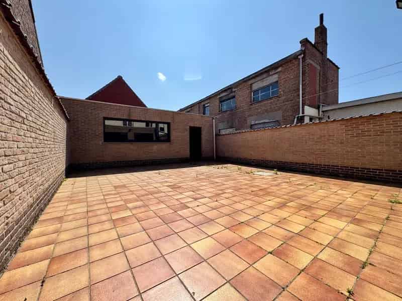 Te renoveren woning 3 slaapkamers garage terras