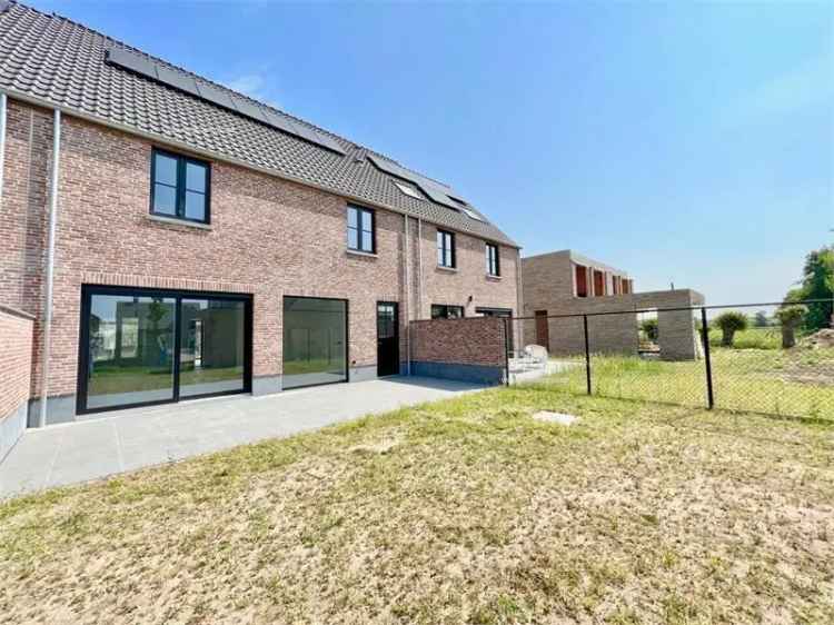 Nieuwbouw huis te koop in Oosteeklo