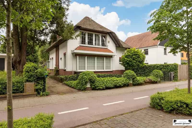 Huis te huur Vriesdonk Brasschaat: Klassieke Villa met Chalet