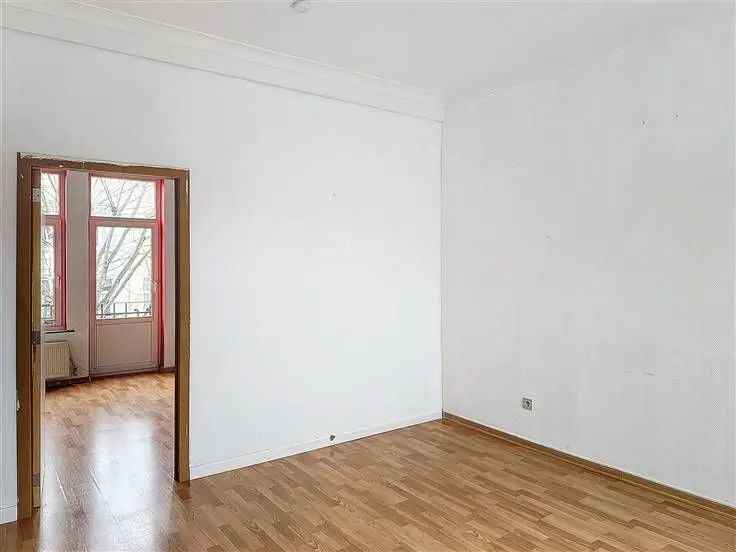 Appartement te koop met 3 eenheden dichtbij Kazernes Dailly