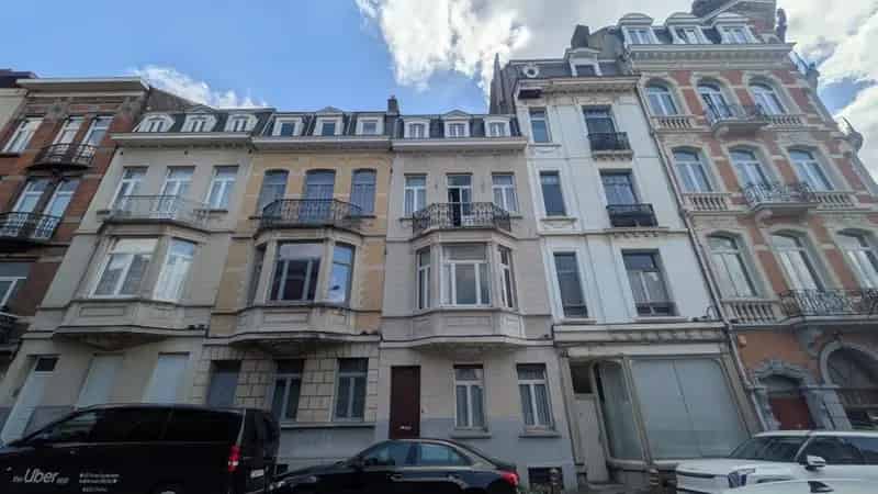 Herenhuis Schaerbeek 6 slaapkamers 350m2