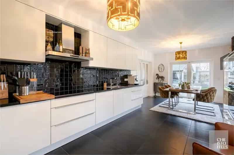 Moderne woning te koop 6 slaapkamers Dilsen-Stokkem