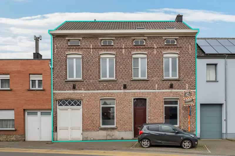 Rijwoning te renoveren Gijzegem met tuin en garage