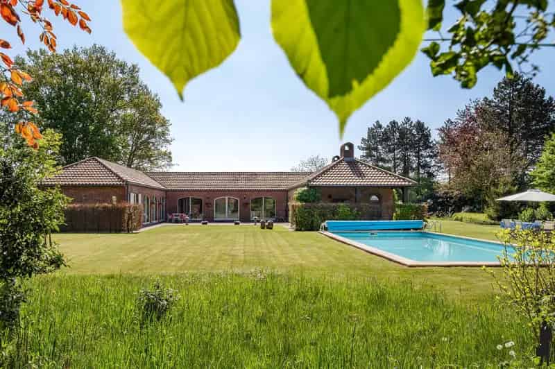Huis te huur: Unieke villa 4 slpks 2 badk zwembad