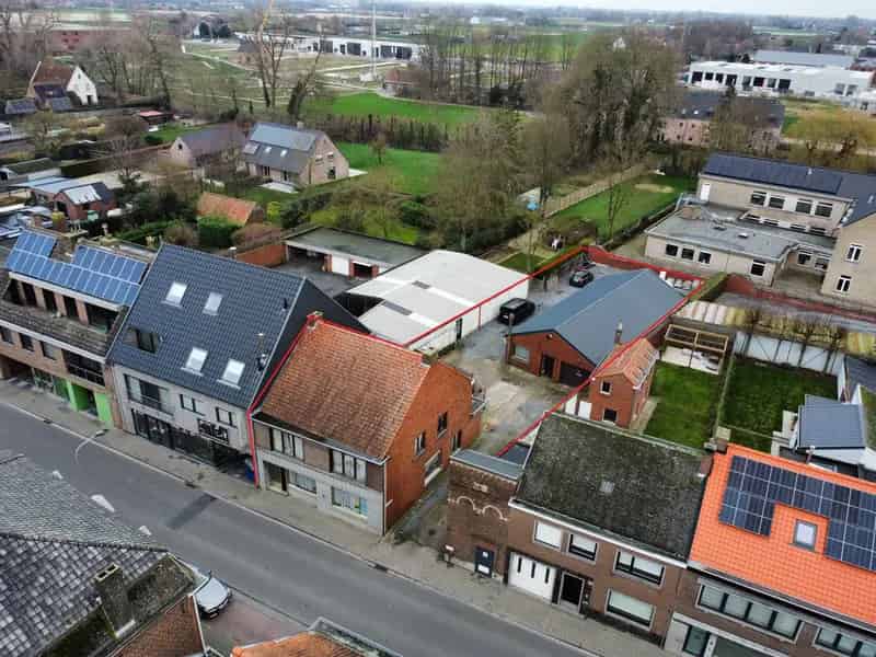 Halfopen Woning met Magazijn te Dentergem