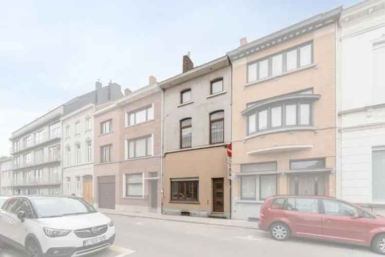Ruime woning te renoveren met tuin Kortrijk centrum