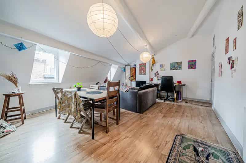 Appartement te koop: 1 slaapkamer, lichtrijk, renovatiemogelijkheden
