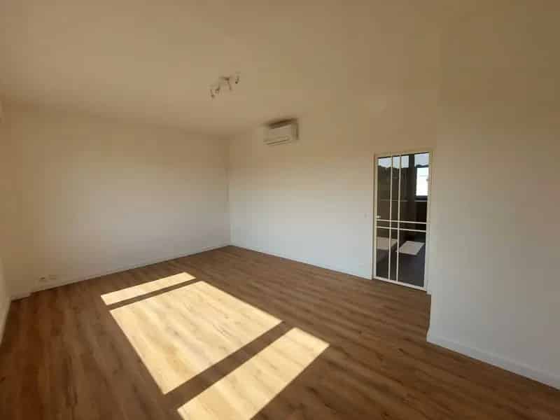 Appartement te huur 60m2 met airco en terras