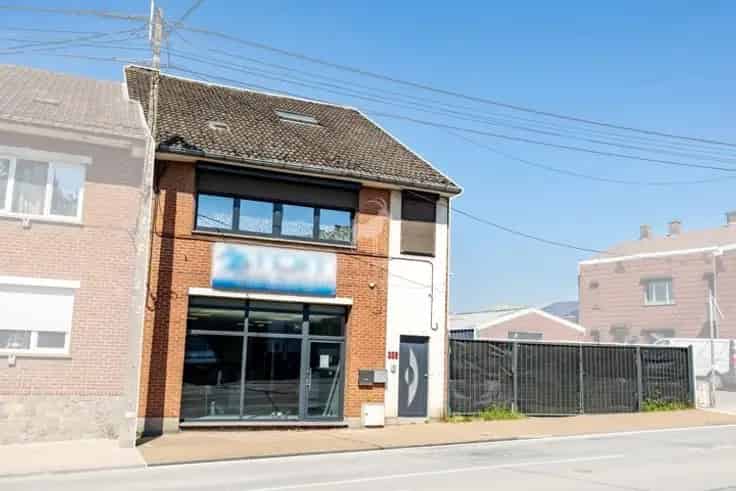 Huis Te Koop Fayt-lez-Manage: Kantoor Appartement Magazijn