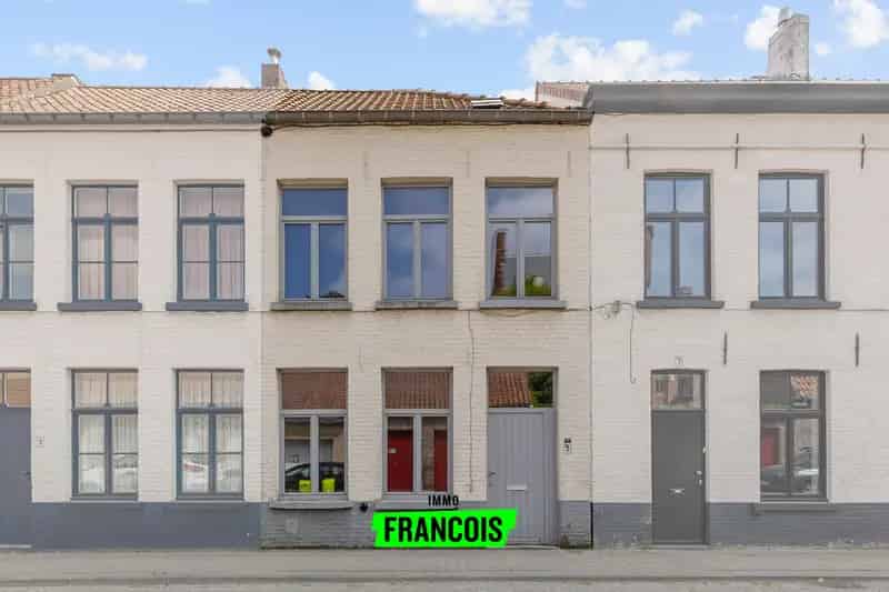 Lichtrijke en smaakvol gerenoveerde stadswoning te Brugge