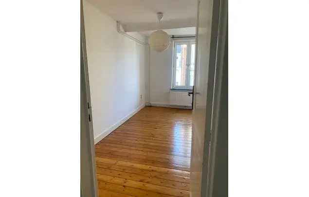 Huur 2 slaapkamer appartement in Schaerbeek - Schaarbeek