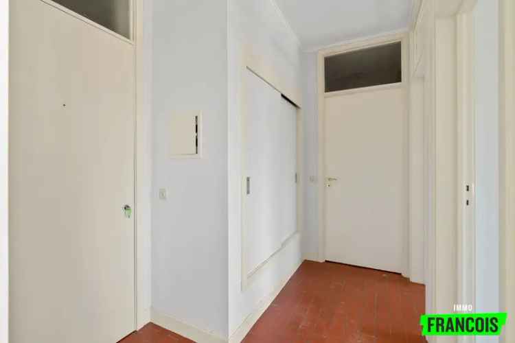 Modern Appartement Mariakerke Nabij Zee