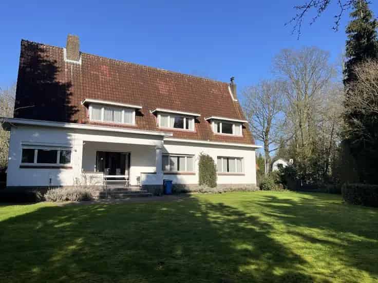 Villa te koop Brasschaat 4 slaapkamers 262m2 tuin