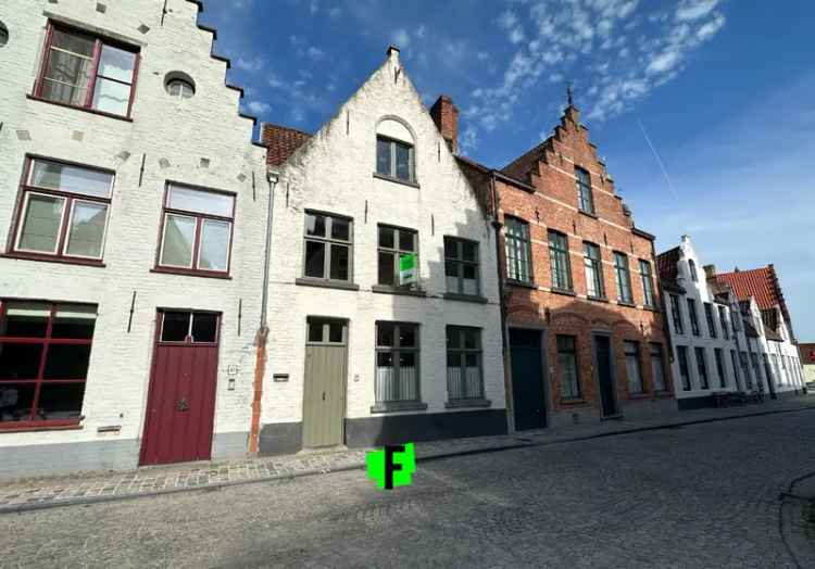 Charmante woning met 3 slaapkamers gelegen in het hartje van Brugge