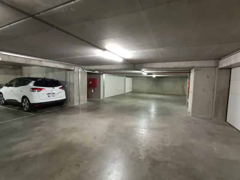 Garagebox 2 plaatsen nabij Driehoeksplein