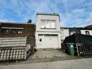 Handelspand met Appartementen te Herstal