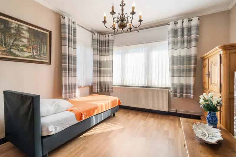 Huis te koop: Landelijke woning met 2 slaapkamers en tuin