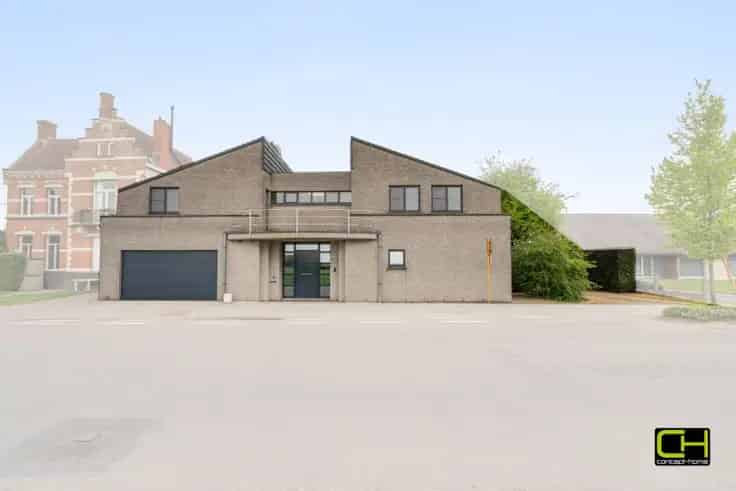 Villa met Praktijkruimte te Koop in Beke