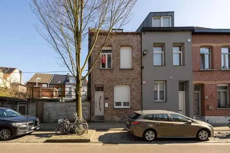 Huis Te Koop 4 slaapkamers Te Renoveren