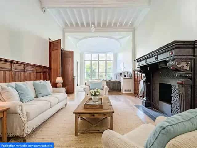 Gelijkvloers Appartement te Huur Ixelles 300m²