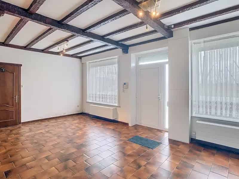 Huis te koop Poperinge: 3 slaapkamers, 2 garages, tuin
