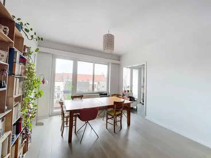 Appartement te koop Hallepoort 90m² 2 slaapkamers terras