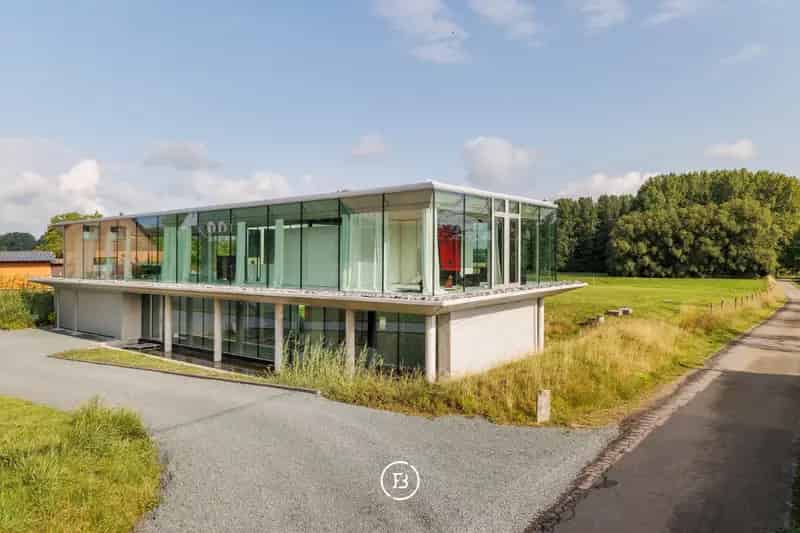 Huis te koop te Elingen: Moderne villa met panoramisch uitzicht