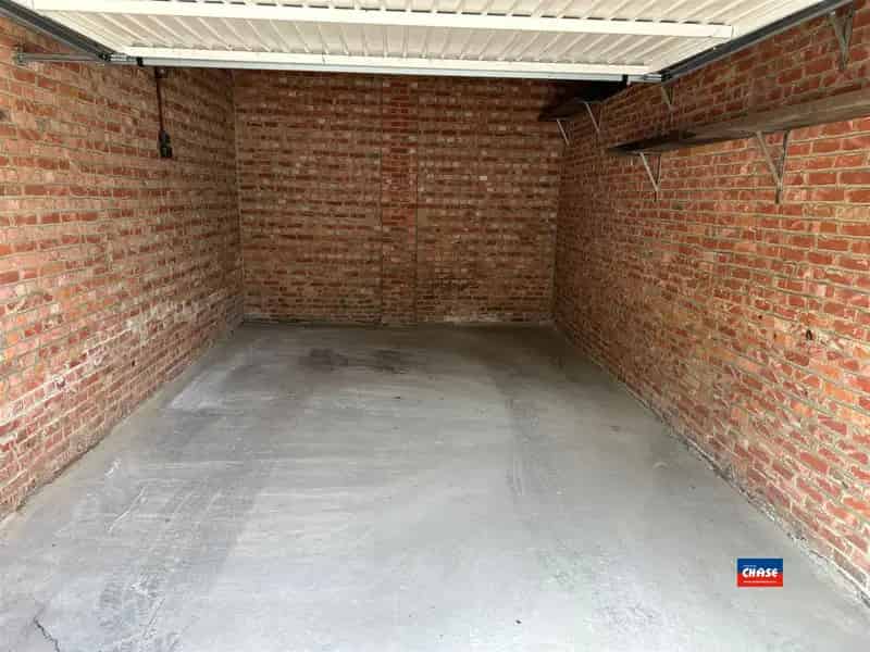 Garage te Huur Hoboken - Garagebox met Kantelpoort
