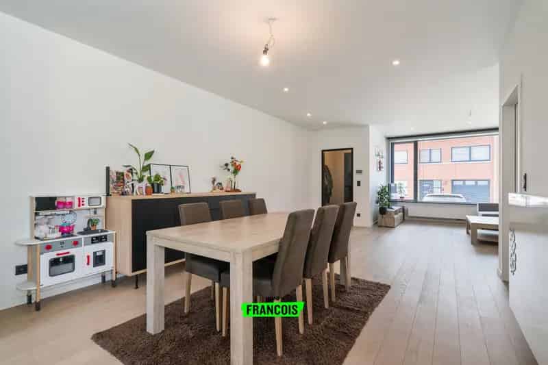 Gezinswoning 3 slaapkamers garage tuin oprit Beislovenstraat