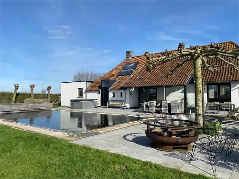 Duurzame hoeve te Lo Reninge 4 slaapkamers zwembad
