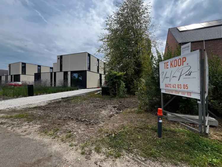 Grond te koop bouwgrond Oelegem met perceel van 688m²