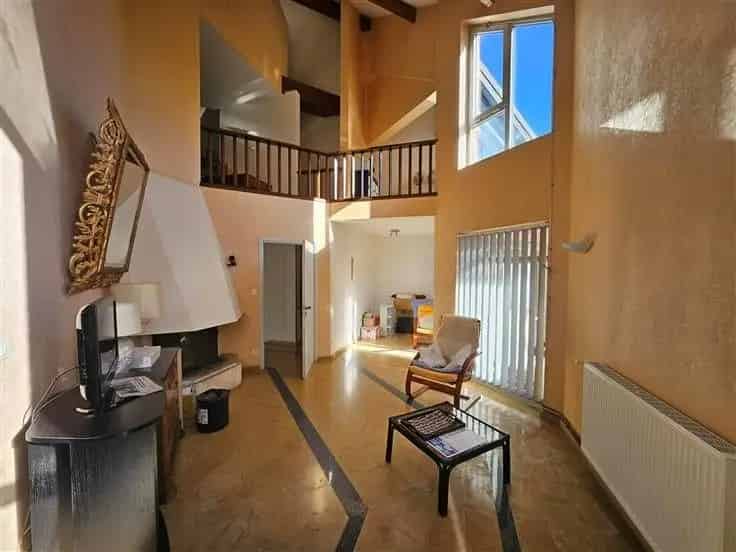 Huis Te Koop 5 Slaapkamers 8800m2 Grond Paardenliefhebbers