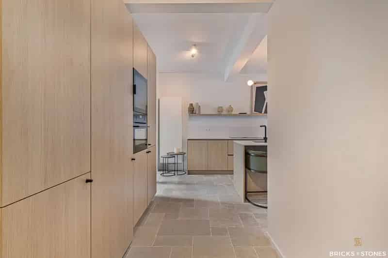 Gemeubileerd 2 Slaapkamer Appartement te Koop Antwerpen Zuid