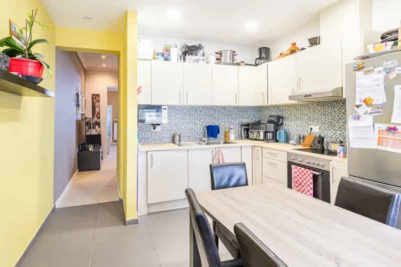 Huis te koop: Gezellige woning nabij winkels en scholen