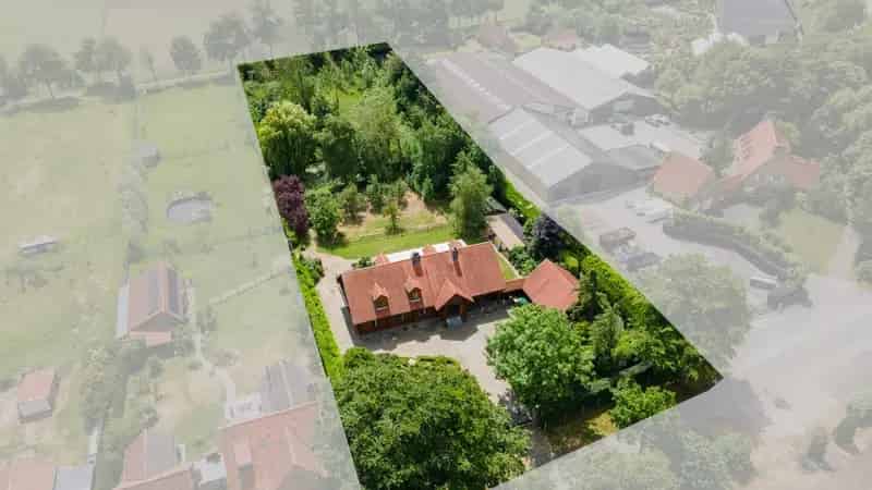 Ruime Villa met Mooie Tuin