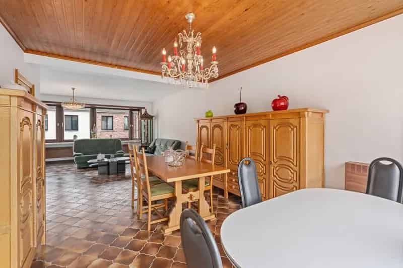 Huis te koop Ninove: Instapklare bel-etagewoning met garage