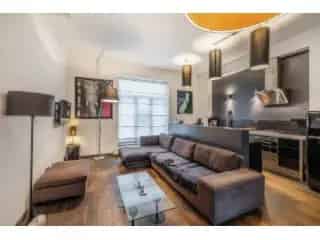 Gelijkvloers Appartement te Koop Elsene 76m² Terras