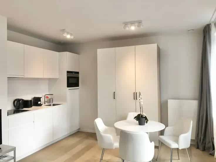 Gemeubelde Studio Te Koop Nabij Avenue Louise
