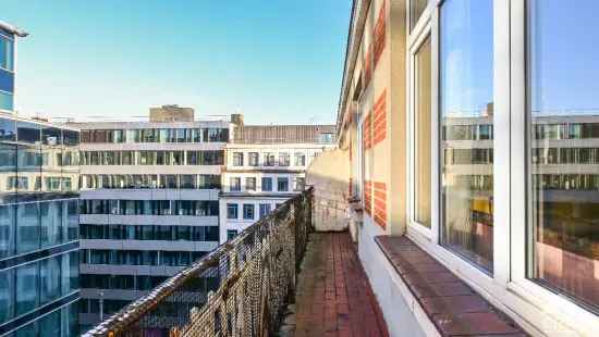 Schitterend te renoveren duplex penthouse met terras