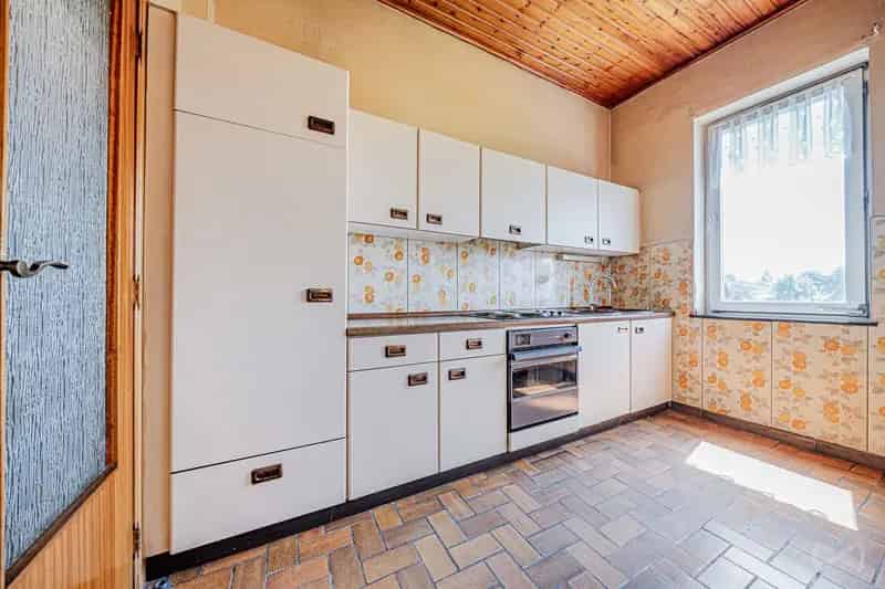 3 Slaapkamer Huis Te Koop Nabij Stad En Autosnelweg