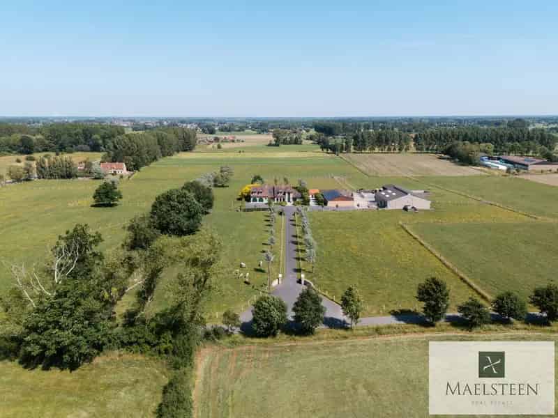 Boerderij 7 8ha Oedelemberg: Ruime woning, bijgebouwen & zonnepanelen