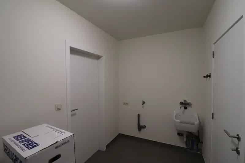 Ruim Huis te Koop 3 Slaapkamers Garage Tuin