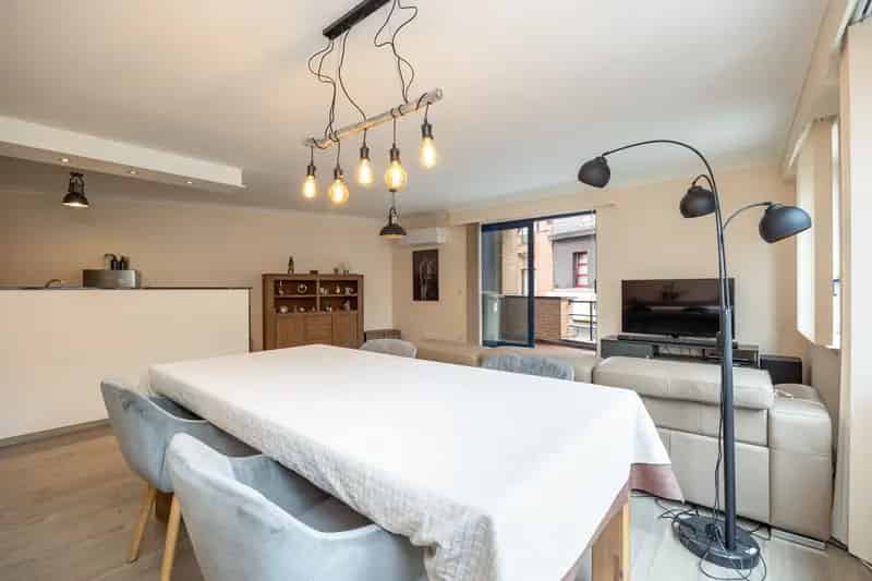 Instapklaar 2 Slaapkamers Appartement Temse Centrum